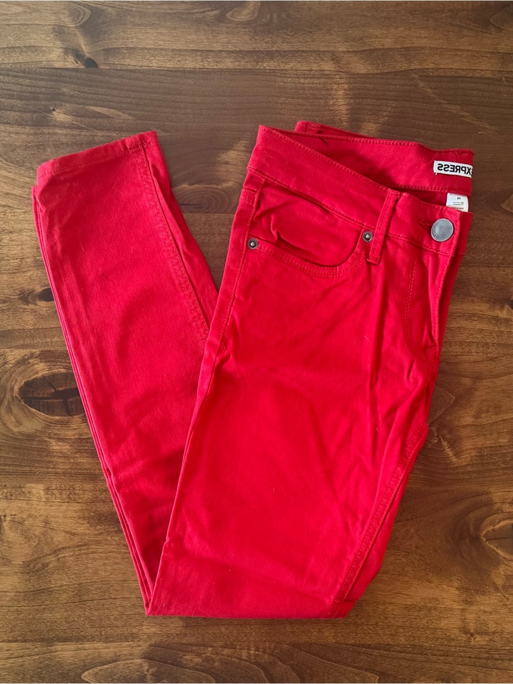 Express NWT 4 SHORT Cherry Red Low Rise Skinny Jeans